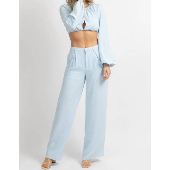 NEW MNI LOS ANGELES open front pant set in light blue - Picture 3 of 6